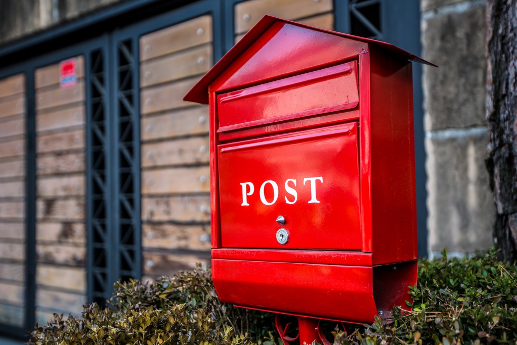 Poste shutterstock_255475915