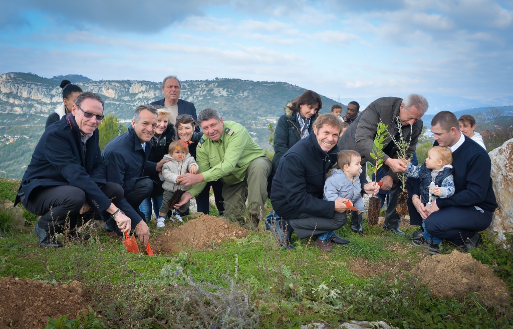 9e Plantation pour l’opération « 1 naissance = 1 arbre » 