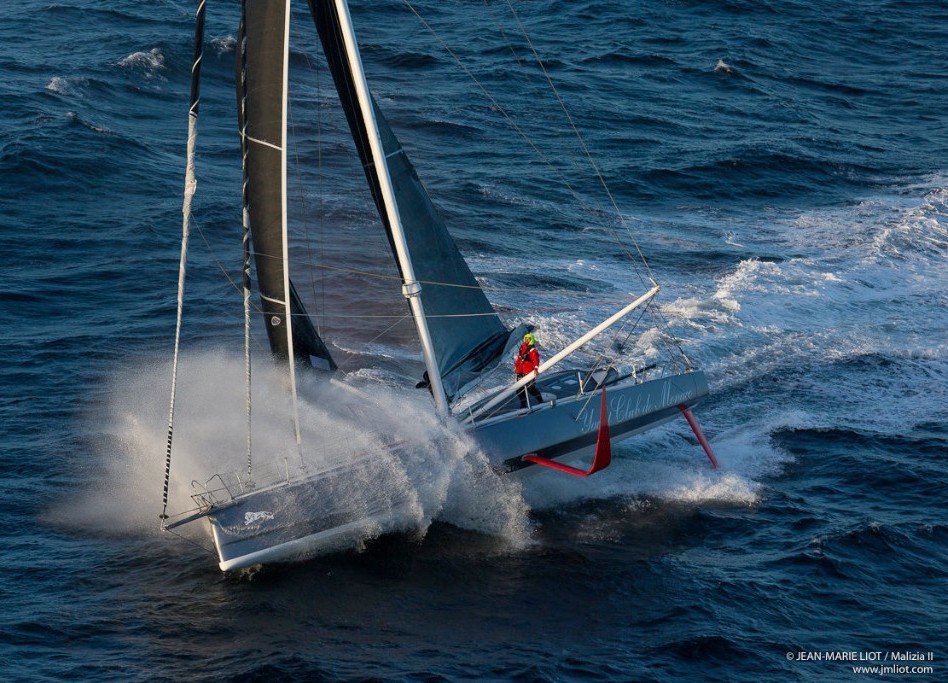 Très beau début de course de Malizia II -Yacht Club de Monaco