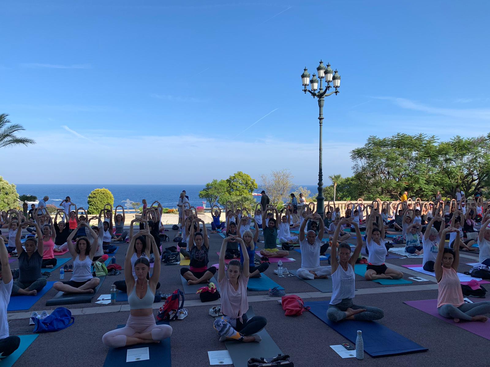 Du yoga pour célébrer l’été